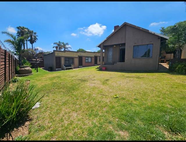 BUSINESS FOR SALE IN KEMPTON PARK EXT 05